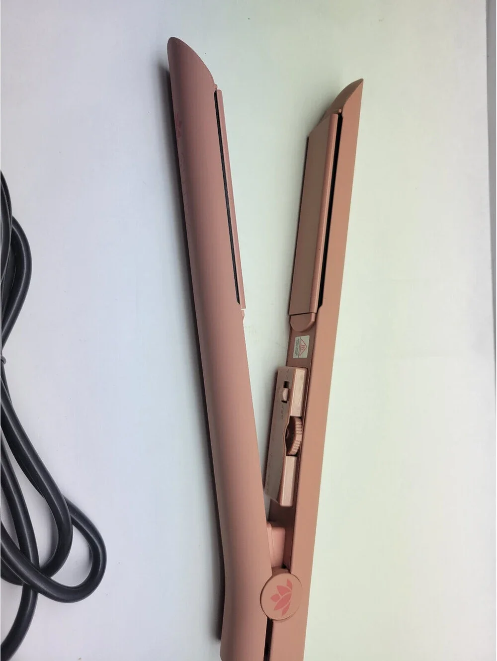 Sutra Beauty Ceramic Flat Iron straightener Blush Rose  NWOB